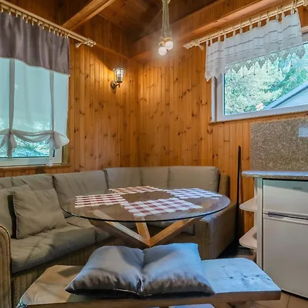 Lodge Letniskowe *