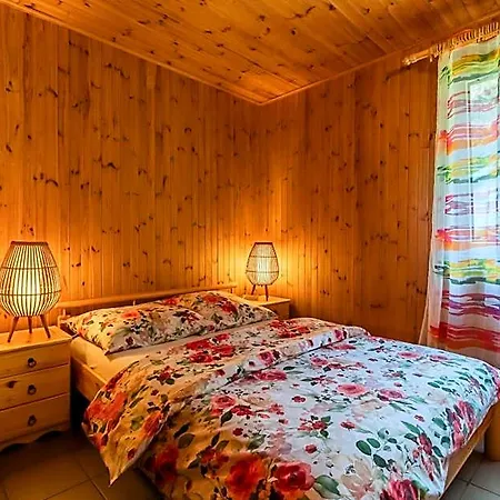 Lodge Letniskowe *